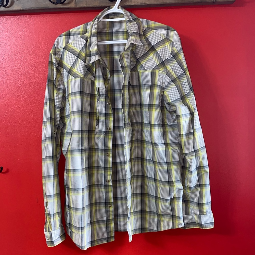Patagonia outdoorsy lightweight button-down shirt